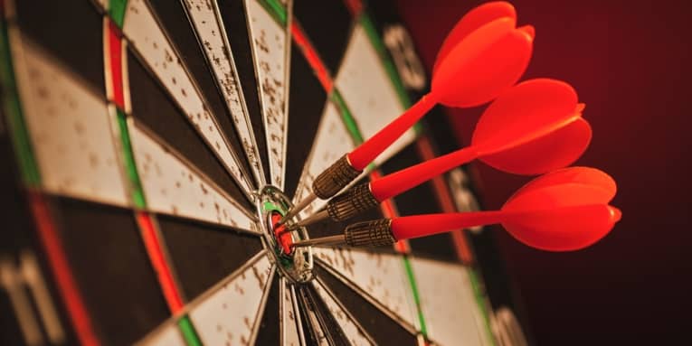 3 darts hit bullseye demonstrating good hyperlocal seo and listing management